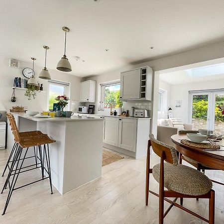Seafeathers - Luxury Holiday Home With Sea Views Overcombe Bagian luar foto