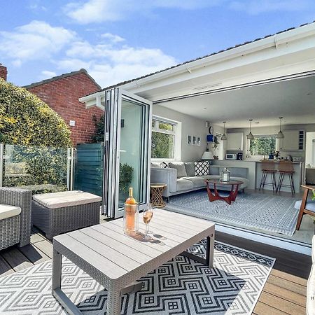Seafeathers - Luxury Holiday Home With Sea Views Overcombe Bagian luar foto